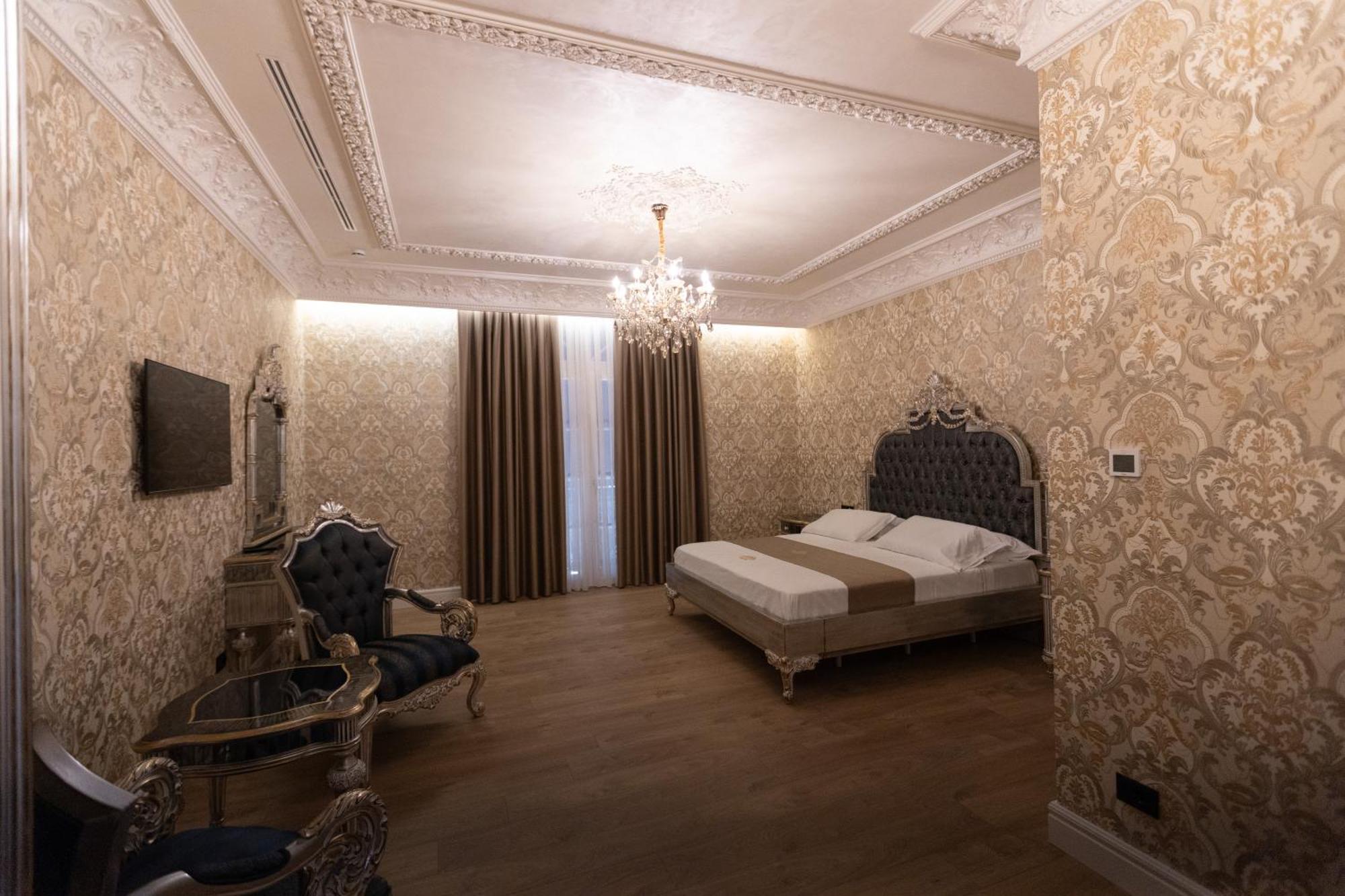 Hotel King & Queen Palace