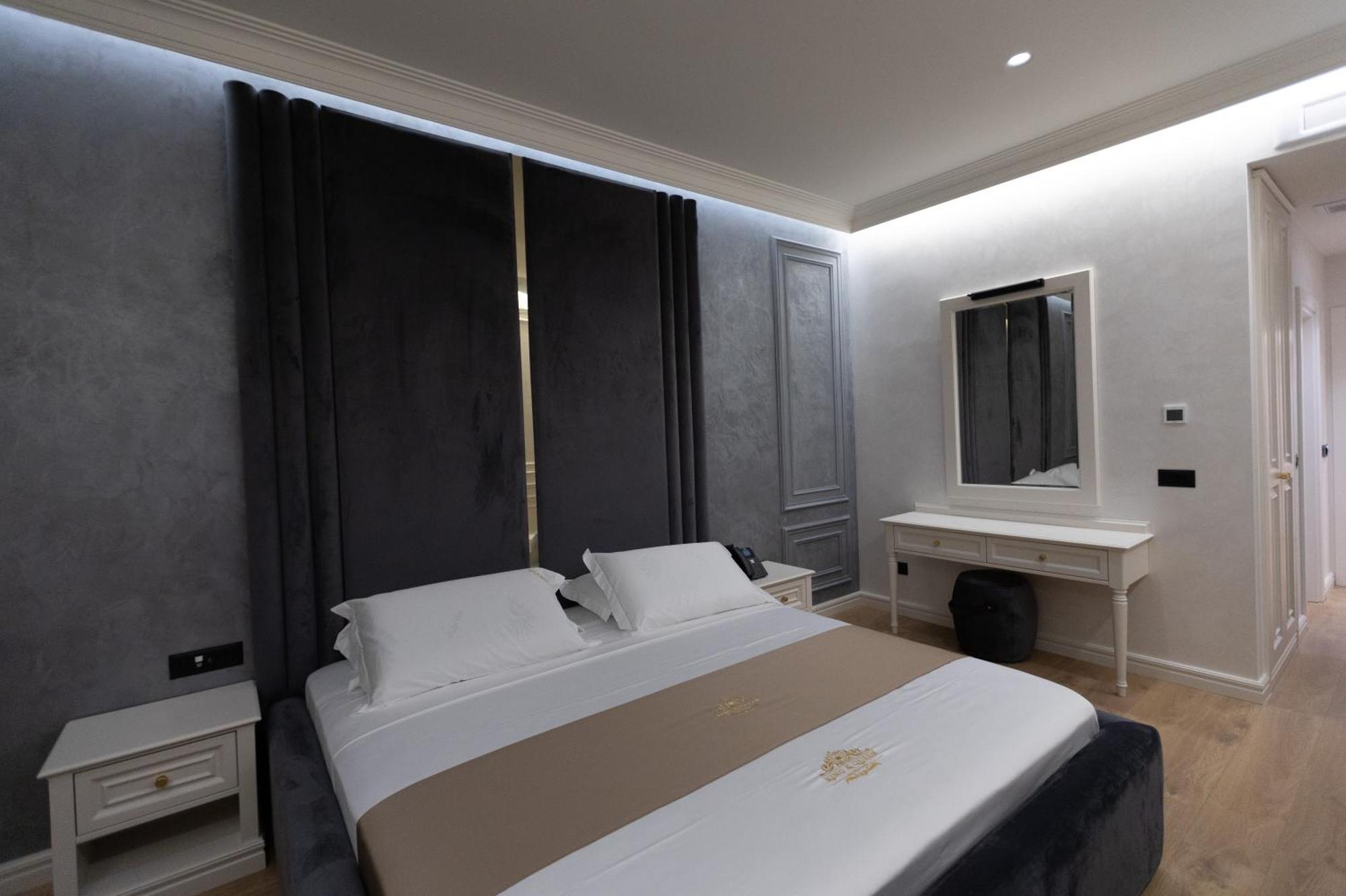 King & Queen Palace Hotel Fier